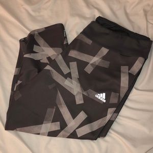 Adidas print crop Capri leggings